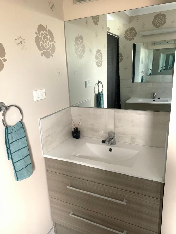 Kg Ensuite พาล์เมอร์สตันนอร์ท ภายนอก รูปภาพ